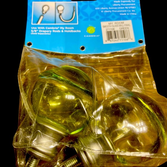 Finials Curtains hold backs - Picture 2 of 3